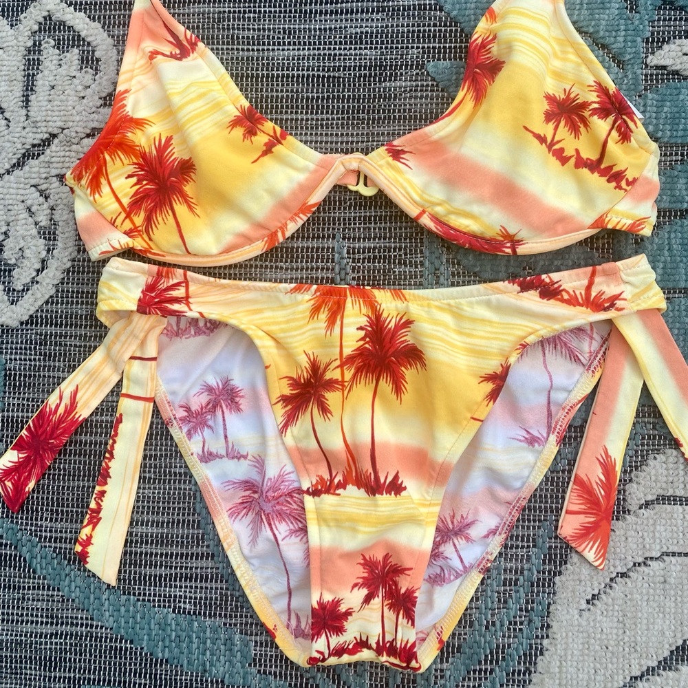 Island Soul Hawaiian Beach Scene Tropical Bikini Set Medium - Picture 2 of 9